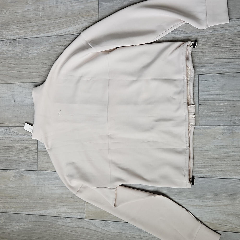 Varley - Picture 5 of 12